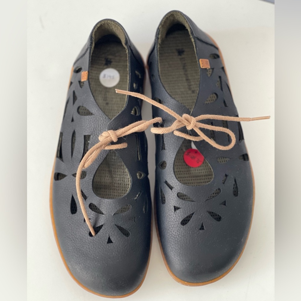 Naturalista Dark Navy Eyelet Cutout Mary Jane Flats 37 - Picture 9 of 11